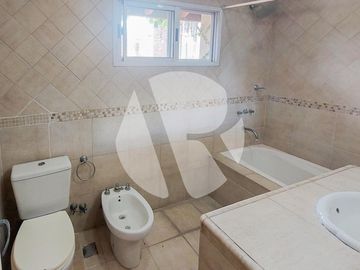 Hermosa casa en Venta en COUNTRY MASCHWITZ CLUB