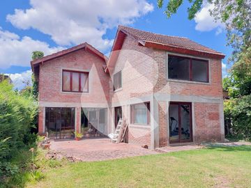 Hermosa casa en Venta en COUNTRY MASCHWITZ CLUB