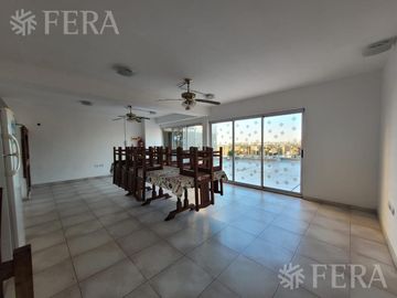 Venta departamento 2 ambientes con balcón en Wilde (31053)