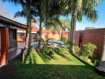 Chalet con pileta en venta  en Ituzaingó Norte