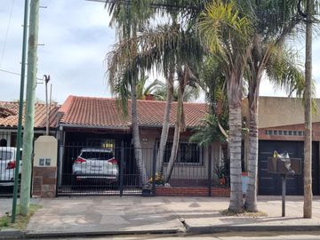 Chalet con pileta en venta  en Ituzaingó Norte
