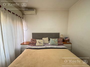 Casa en Venta de 3 ambientes en Bernal con amplio Jardin