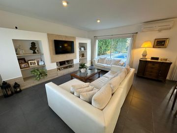 Casa en   en venta en Benavidez, barrio San Isidro Labrador