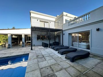 Casa en   en venta en Benavidez, barrio San Isidro Labrador