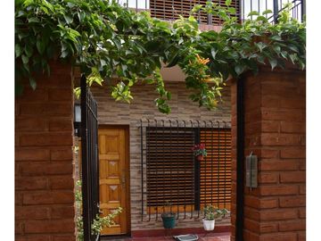 Casa en venta - 3 Dormitorios 2 Baños - Cochera - 398Mts2 - Ituzaingó