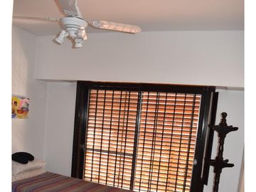 Casa en venta - 3 Dormitorios 2 Baños - Cochera - 398Mts2 - Ituzaingó