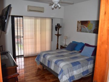 Casa en venta - 3 Dormitorios 2 Baños - Cochera - 398Mts2 - Ituzaingó