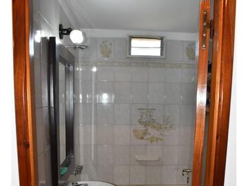 Casa en venta - 3 Dormitorios 2 Baños - Cochera - 398Mts2 - Ituzaingó