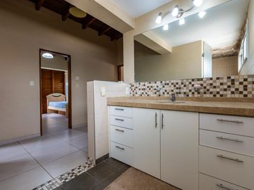 VENTA/PERMUTA- Casa 3 dormitorios. Alvear.