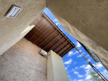 VENTA/PERMUTA- Casa 3 dormitorios. Alvear.