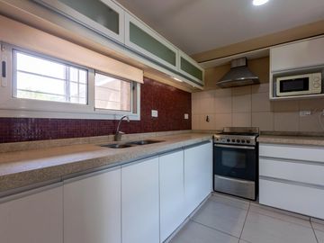 VENTA/PERMUTA- Casa 3 dormitorios. Alvear.