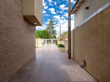 VENTA/PERMUTA- Casa 3 dormitorios. Alvear.