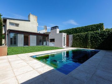 VENTA/PERMUTA- Casa 3 dormitorios. Alvear.