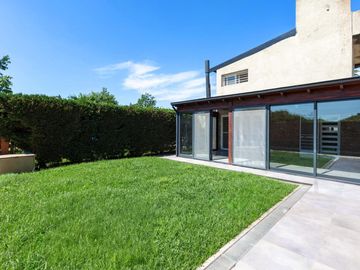 VENTA/PERMUTA- Casa 3 dormitorios. Alvear.