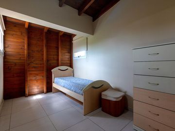 VENTA/PERMUTA- Casa 3 dormitorios. Alvear.