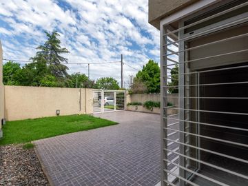 VENTA/PERMUTA- Casa 3 dormitorios. Alvear.