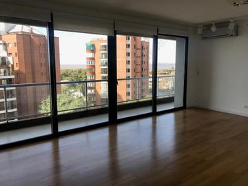 Departamento en venta, 3 dormitorios, dependencia, doble cochera, edificio con amenities. La Lucila.