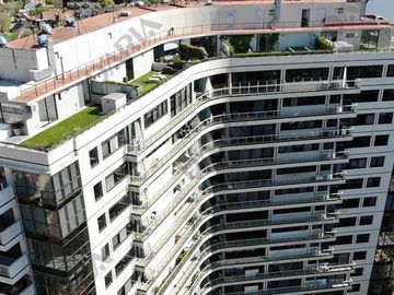 Departamento en venta, 3 dormitorios, dependencia, doble cochera, edificio con amenities. La Lucila.