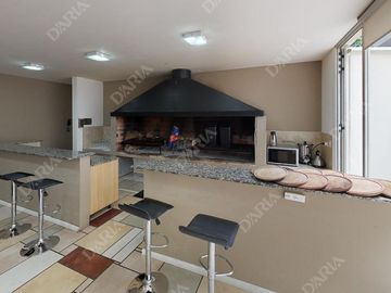 Departamento en venta, 3 dormitorios, dependencia, doble cochera, edificio con amenities. La Lucila.
