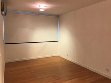 Departamento en venta, 3 dormitorios, dependencia, doble cochera, edificio con amenities. La Lucila.