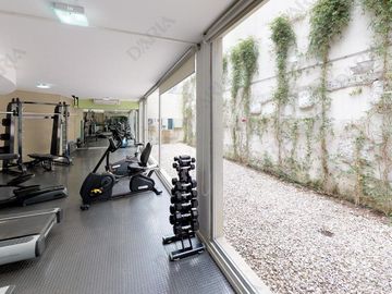 Departamento en venta, 3 dormitorios, dependencia, doble cochera, edificio con amenities. La Lucila.