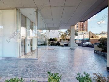 Departamento en venta, 3 dormitorios, dependencia, doble cochera, edificio con amenities. La Lucila.