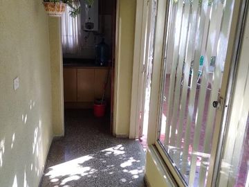 CASA EN VENTA EN AYACUCHO - PATIO, ASADOR, COCHERA Y 3 DORM