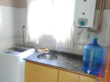 CASA EN VENTA EN AYACUCHO - PATIO, ASADOR, COCHERA Y 3 DORM