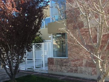 Casa en venta Olegario Andrade  183