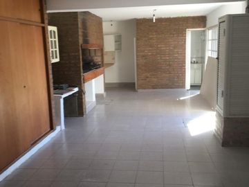 Casa en venta Olegario Andrade  183