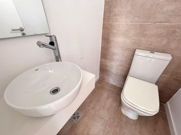 Venta casa de tres dormitorios con quincho y piscina, 235 m2 totales.  La Rinconada, Ibarlucea