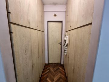 VENTA - PISO  4 AMBIENTES C/DEPENDENCIA - BALCÓN - COCHERA FIJA- CABALLITO