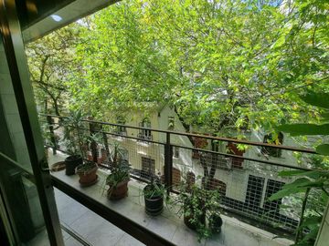 VENTA - PISO  4 AMBIENTES C/DEPENDENCIA - BALCÓN - COCHERA FIJA- CABALLITO
