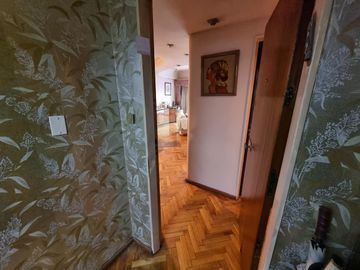 VENTA - PISO  4 AMBIENTES C/DEPENDENCIA - BALCÓN - COCHERA FIJA- CABALLITO