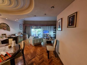 VENTA - PISO  4 AMBIENTES C/DEPENDENCIA - BALCÓN - COCHERA FIJA- CABALLITO