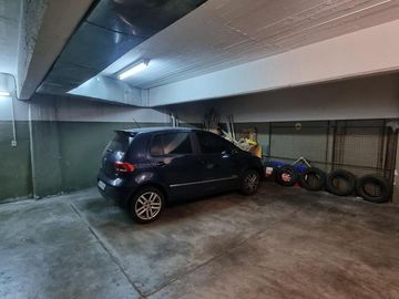 VENTA - PISO  4 AMBIENTES C/DEPENDENCIA - BALCÓN - COCHERA FIJA- CABALLITO