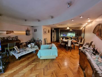 VENTA - PISO  4 AMBIENTES C/DEPENDENCIA - BALCÓN - COCHERA FIJA- CABALLITO