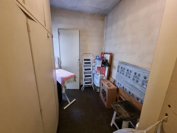 VENTA - PISO  4 AMBIENTES C/DEPENDENCIA - BALCÓN - COCHERA FIJA- CABALLITO