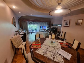 VENTA - PISO  4 AMBIENTES C/DEPENDENCIA - BALCÓN - COCHERA FIJA- CABALLITO