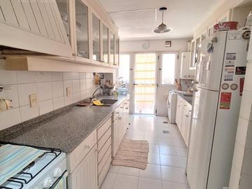 Casa en venta 3 ambientes-  en el bosque de Barrio Septiembre.