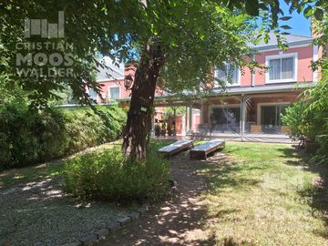 Casa en venta 3 ambientes-  en el bosque de Barrio Septiembre.