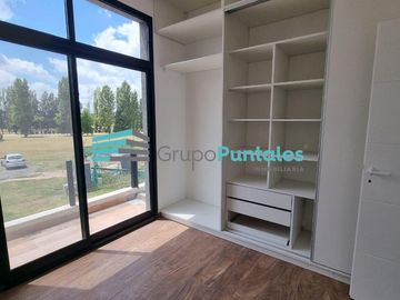 Casa en Barrio La Magdalena, en Barrio Histórico sobre hermoso lote de 1077 m2 en Canning