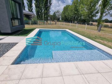 Casa en Barrio La Magdalena, en Barrio Histórico sobre hermoso lote de 1077 m2 en Canning
