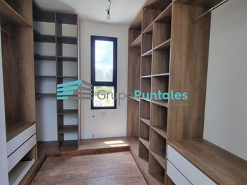 Casa en Barrio La Magdalena, en Barrio Histórico sobre hermoso lote de 1077 m2 en Canning