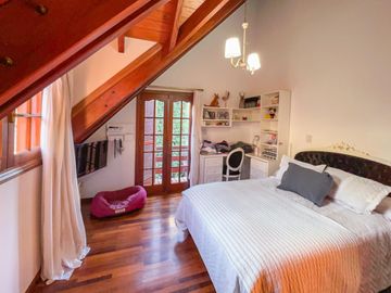 Casa 3 dormitorios, terreno 760 m2, pileta y quincho, Fisherton