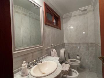Casa 3 dormitorios, terreno 760 m2, pileta y quincho, Fisherton