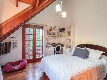 Casa 3 dormitorios, terreno 760 m2, pileta y quincho, Fisherton