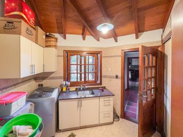 Casa 3 dormitorios, terreno 760 m2, pileta y quincho, Fisherton