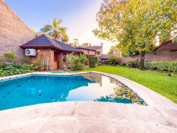 Casa 3 dormitorios, terreno 760 m2, pileta y quincho, Fisherton