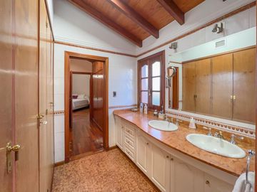 Casa 3 dormitorios, terreno 760 m2, pileta y quincho, Fisherton